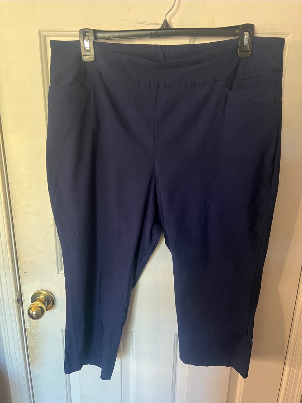 Navy Women's Pull-On Capri Pants